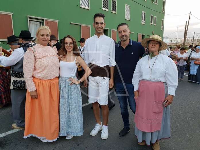 Romeros con el concejal Juan Antonio Peña (Foto Francisco Javier Santana)